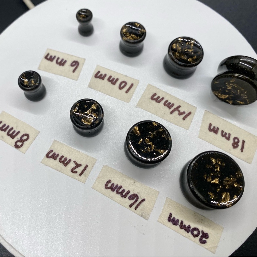 8pcs black gold leaf Ear Gauges Ear Plugs Stretching Kit Tunnels Expander set - Picture 4 of 4